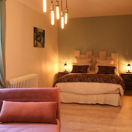 Bed and Breakfast Logis de Pierre Levée à Bessines Extérieur photo