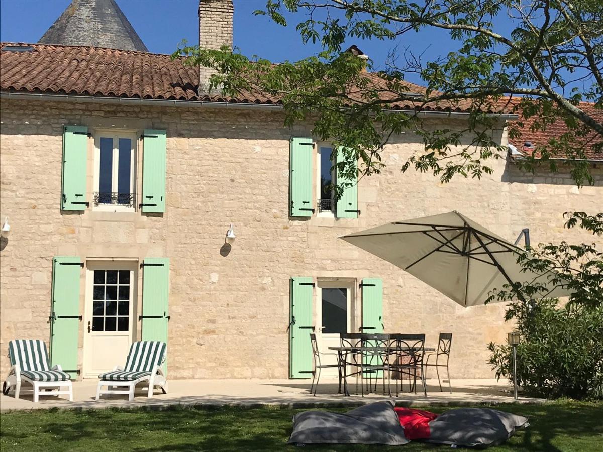 Bed and Breakfast Logis de Pierre Levée à Bessines Extérieur photo