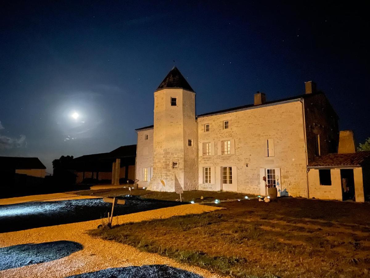 Bed and Breakfast Logis de Pierre Levée à Bessines Extérieur photo